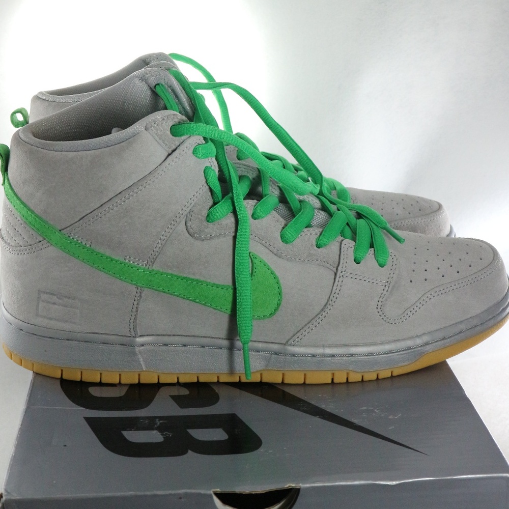 SOLD!! NIKE SB Dunk High 'Silver Box' Sneakers - Picture 4 of 8